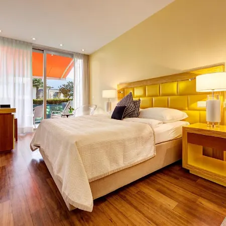 Eden Roc - The Leading Of The World אסקונה