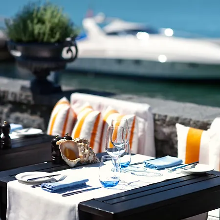 Eden Roc - The Leading Of The World מלון