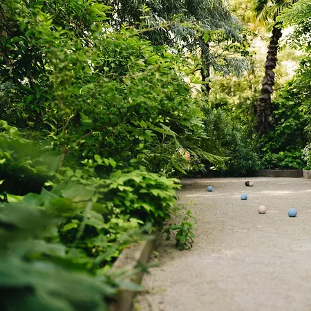 Eden Roc - The Leading Of The World