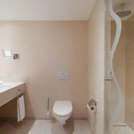 Szálloda Eden Roc - The Leading Of The World 5*