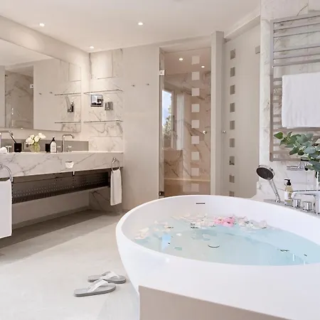 Szálloda Eden Roc - The Leading Of The World 5*