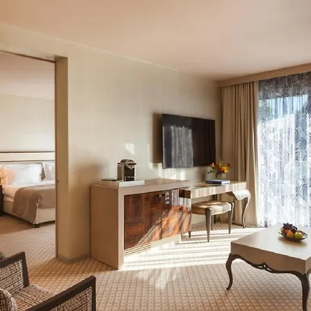 מלון Eden Roc - The Leading Of The World 5*