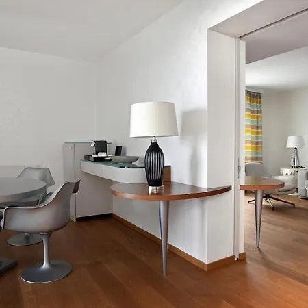 מלון Eden Roc - The Leading Of The World