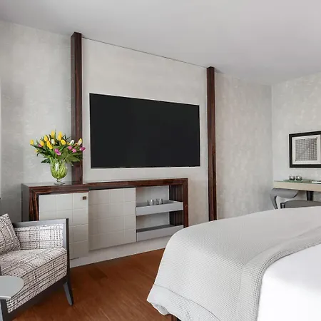 Eden Roc - The Leading Of The World מלון אסקונה