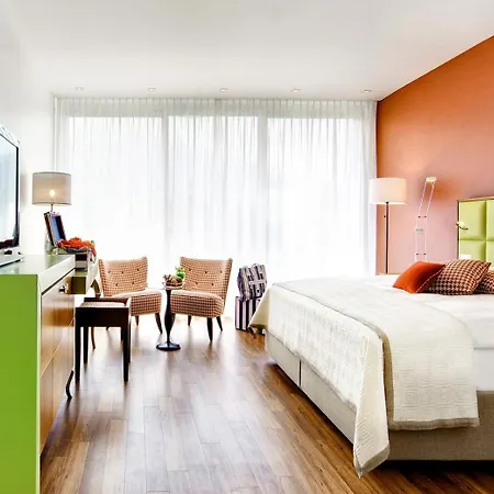 Eden Roc - The Leading Of The World