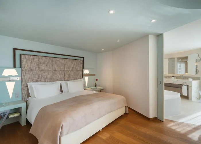 Hotel Eden Roc - The Leading Of The World