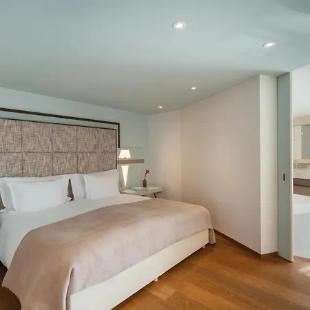 Hotel Eden Roc - The Leading Of The World