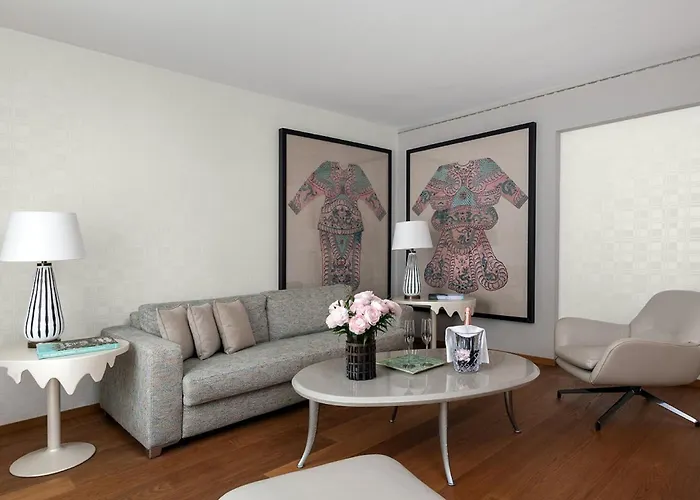 Eden Roc - The Leading Of The World