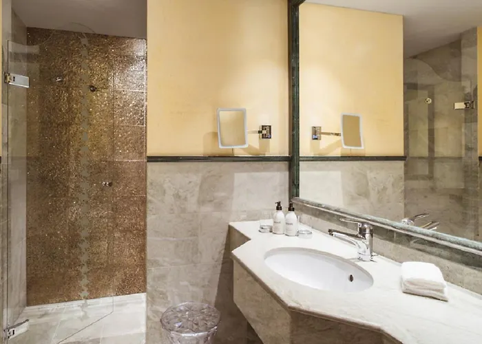 Готель Eden Roc - The Leading Of The World